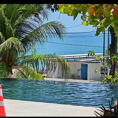 By The Sea Batu Ferringhi Beach Front Apartment Suite Экстерьер фото